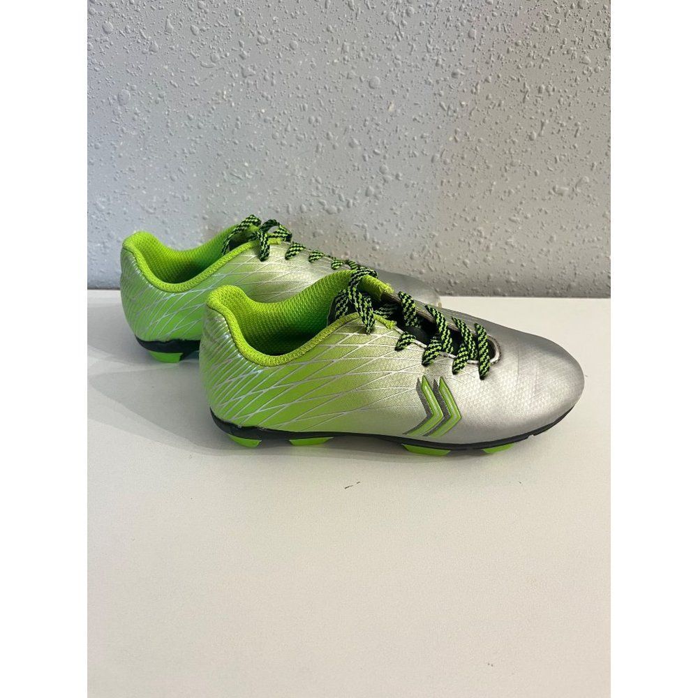 DSG Firm Ground Youth Soccer Cleats size 11
